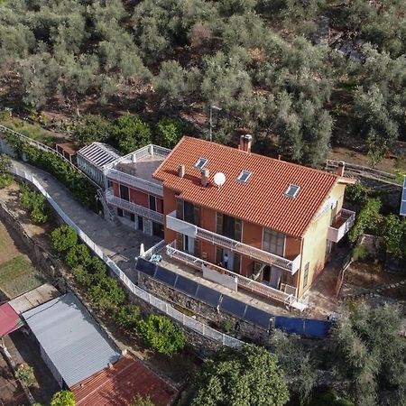 Agriturismo La Rocca San Bartolomeo Al Mare Luaran gambar