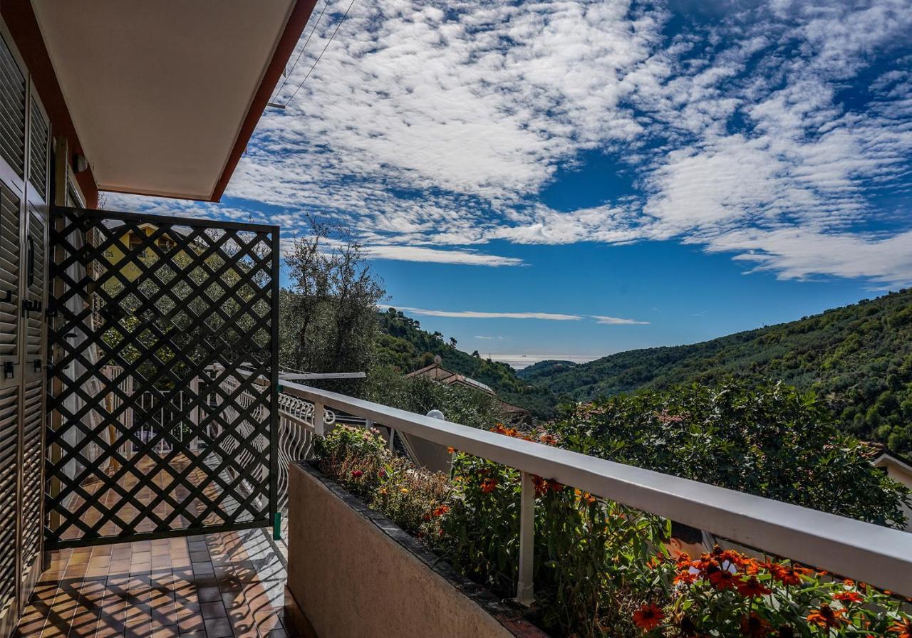 Agriturismo La Rocca San Bartolomeo Al Mare Luaran gambar
