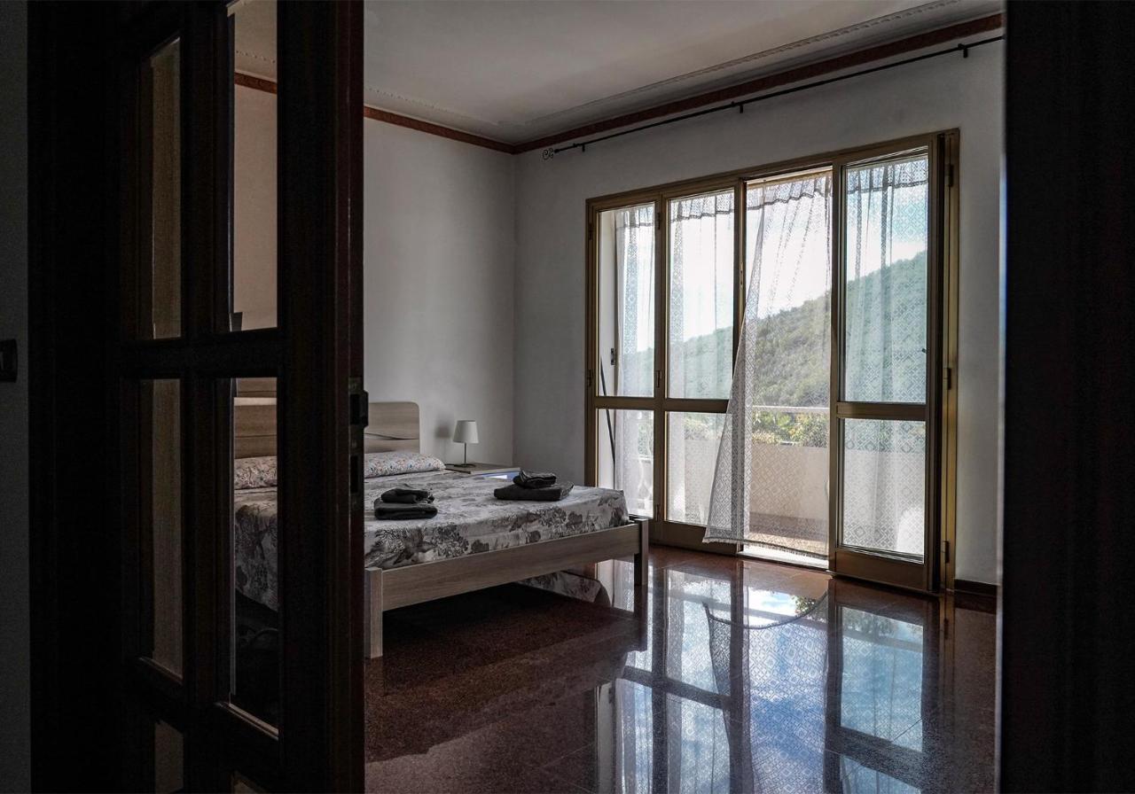 Agriturismo La Rocca San Bartolomeo Al Mare Luaran gambar