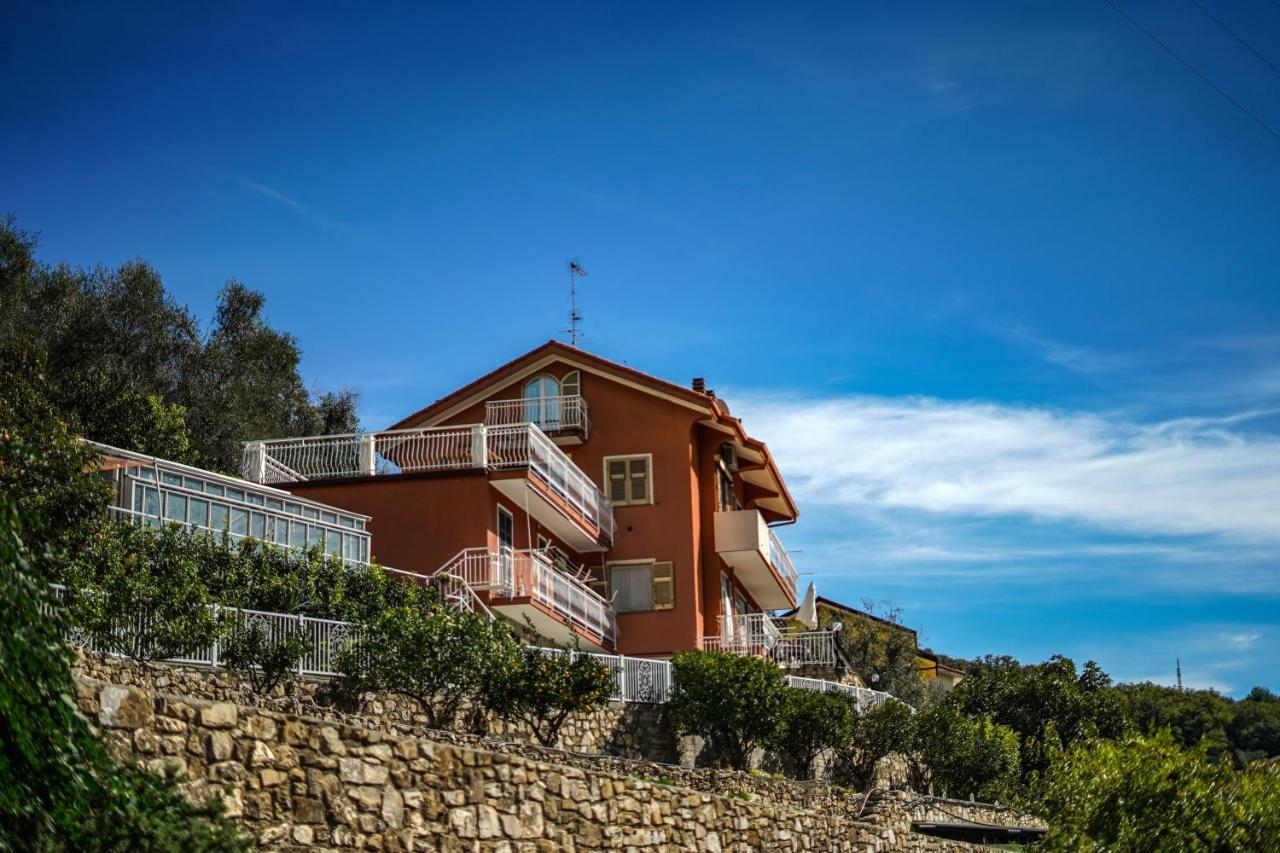 Agriturismo La Rocca San Bartolomeo Al Mare Luaran gambar