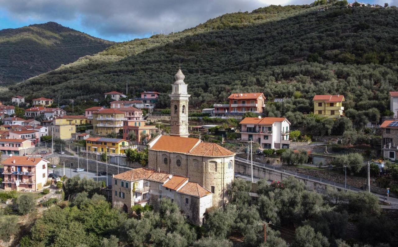 Agriturismo La Rocca San Bartolomeo Al Mare Luaran gambar